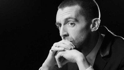 Miles Kane programa para enero de 2022 la salida del álbum 'Change the show'