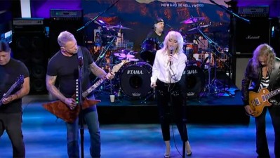 Miley Cyrus y Metallica hacen juntos el 'Nothing else matters'
