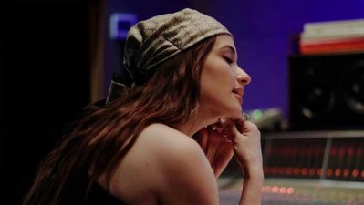 Kacey Musgraves interpretó 'Breadwinner' en televisión