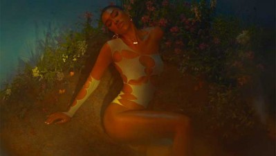 Amber Mark presentó 'Three dimensions deep' en Tiny Desk (Home) Concert