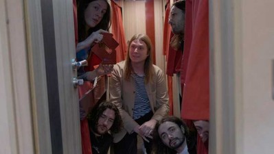 Blossoms número 1 en discos en Reino Unido con 'Ribbon around the bomb'