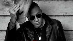 Revólver en modo versiones con 'Playlist'