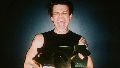 Yungblud debuta en el número 1 en discos en Reino Unido con 'Idols'