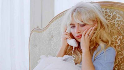 Sabrina Carpenter debuta en el número 1 en discos en España con "Man's best friend"