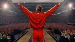 Robbie Williams retrasa 4 meses la salida de su nuevo álbum 'Britpop'