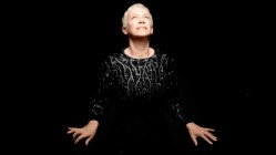 Annie Lennox interpreta 'Why?' por Gaza