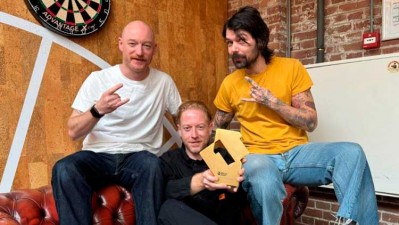 Biffy Clyro debuta en el número 1 en discos en Reino Unido con 'Futique'