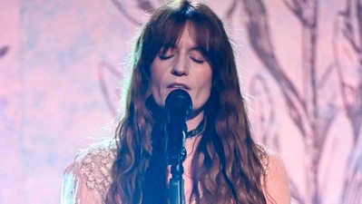 Florence + The Machine interpretó 'Sympathy magic' en televisión