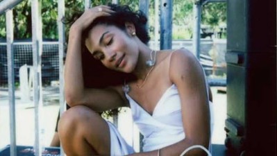 Olivia Dean regresa al número 1 en discos en UK con 'The art of loving'