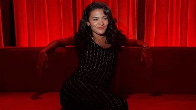 Olivia Dean con 'The art of loving' mantiene el número 1 en discos en Reino Unido