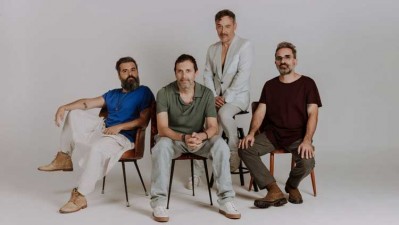 Love of Lesbian anuncia su retiro de los escenarios tras 25 años de carrera