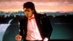 Michael Jackson sigue número 1 en discos en UK con 'The essential'
