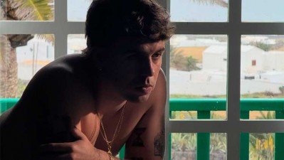 Quevedo con 'El baifo' tercera semana número 1 en discos en España