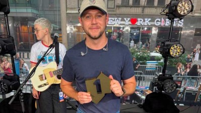Niall Horan debuta en el número 1 en discos en UK con 'Dinner party'